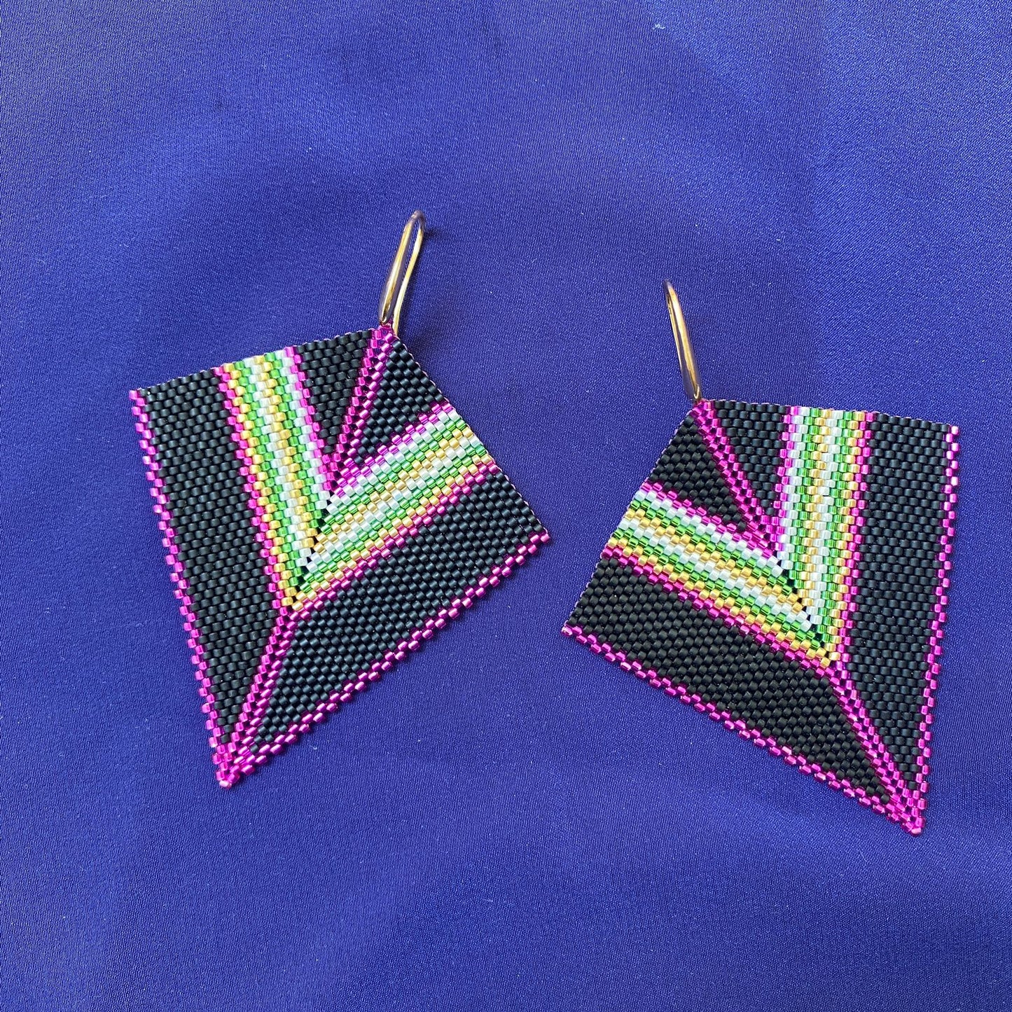 Aretes Penacho Negro
