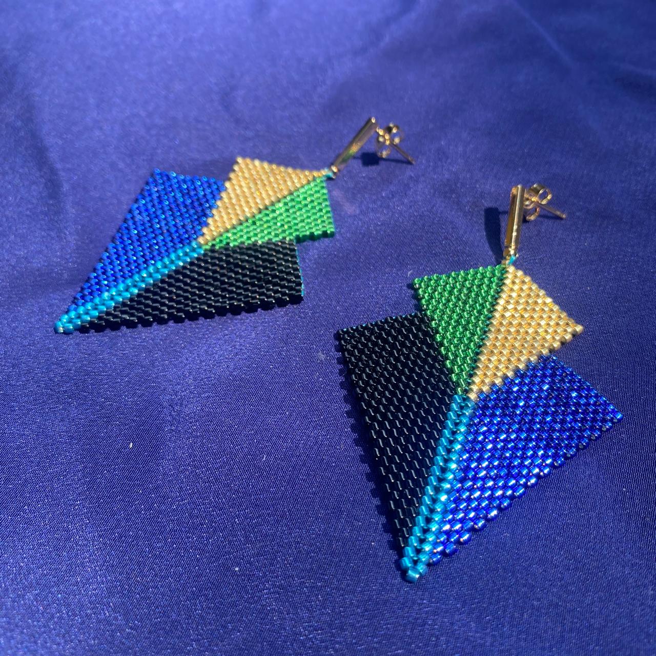 Aretes Atik Pavo Real - Asimétrico