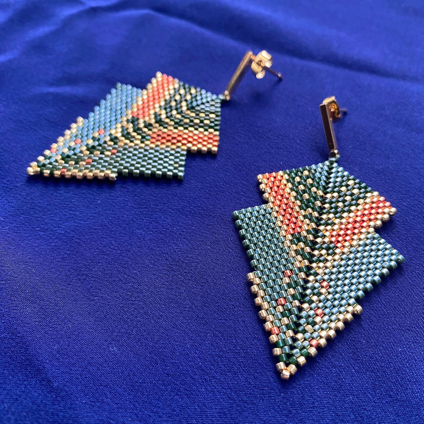 Aretes Penacho Chico Verde Claro, Verde Olivo, Cobre y Dorado